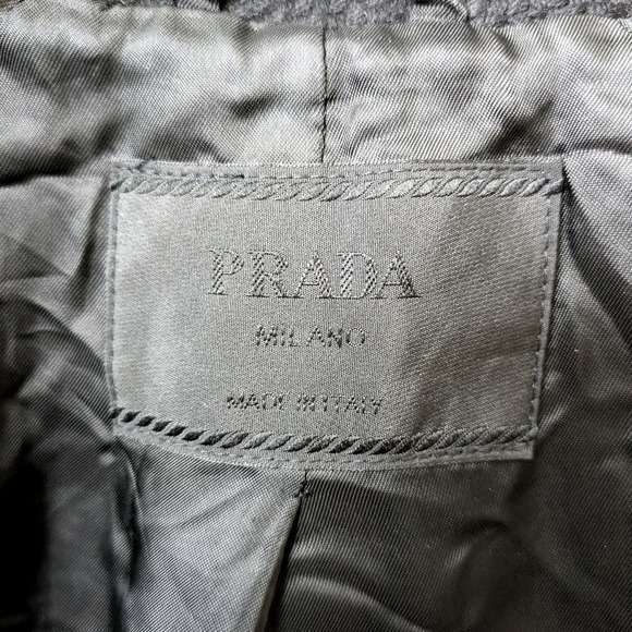 Prada 100% Virgin Wool Black Woven Pea-Style Coat Size 42 Medium - Picture 3 of 8